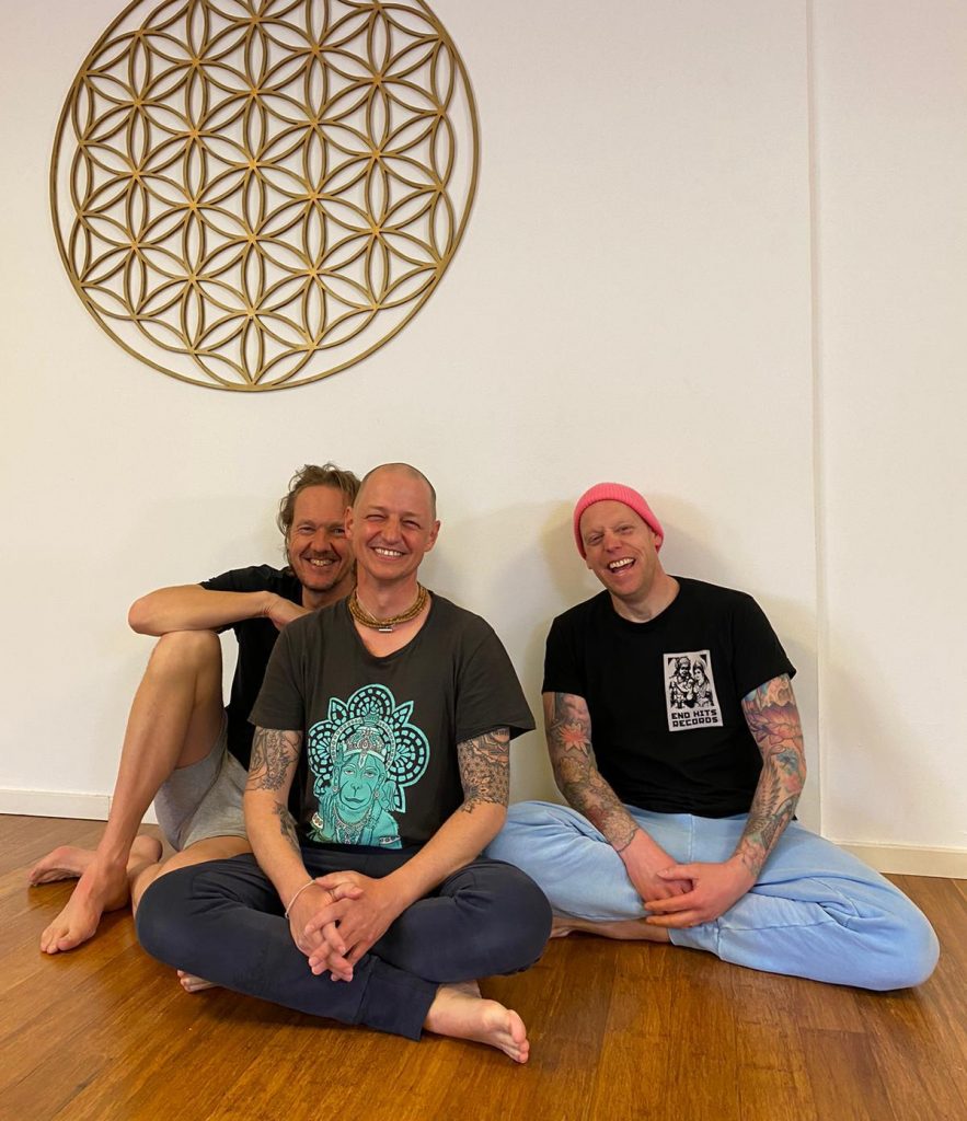 Patrick, Caitanya und Robert Retreat